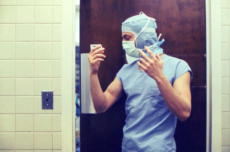 The CDC now recommends wearing a mask in some cases – a physician explains why and when to wear one