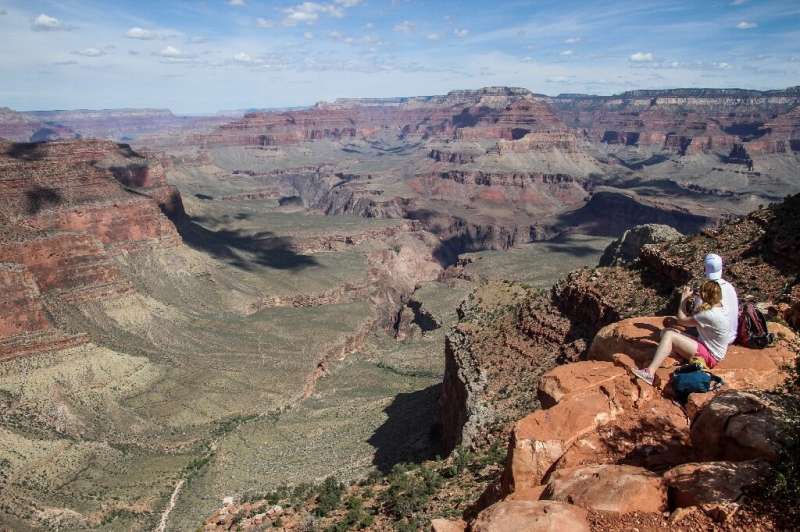 The Grand Canyon closure follows warnings by county officials and Navajo Native American leaders over crowds continuing to gathe