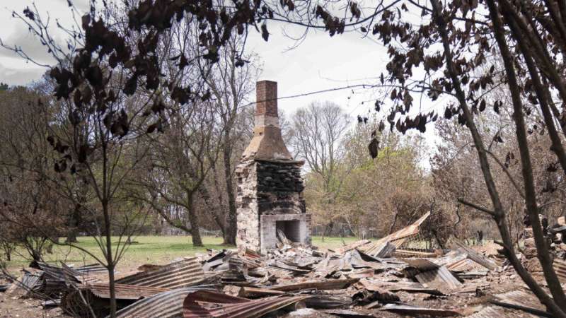 Three quarters of Aussies impacted by summer bushfires