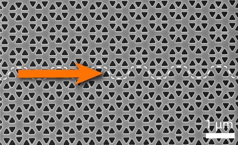 Topology protects light propagation in photonic crystal