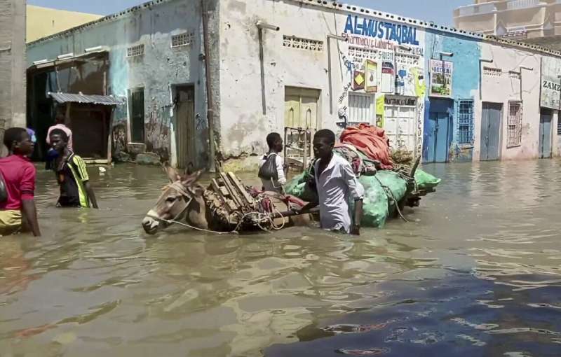 UN: Floods in central Somalia hit nearly 1 million people