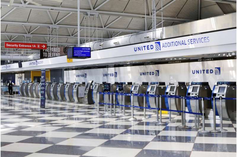 United says it will drop widely scorned ticket-change fees