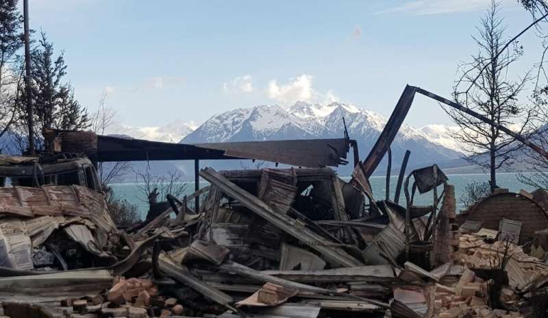 Up to 50 homes were destroyed by a wildfire which swept through the picturesque New Zealand village of Lake Ohau