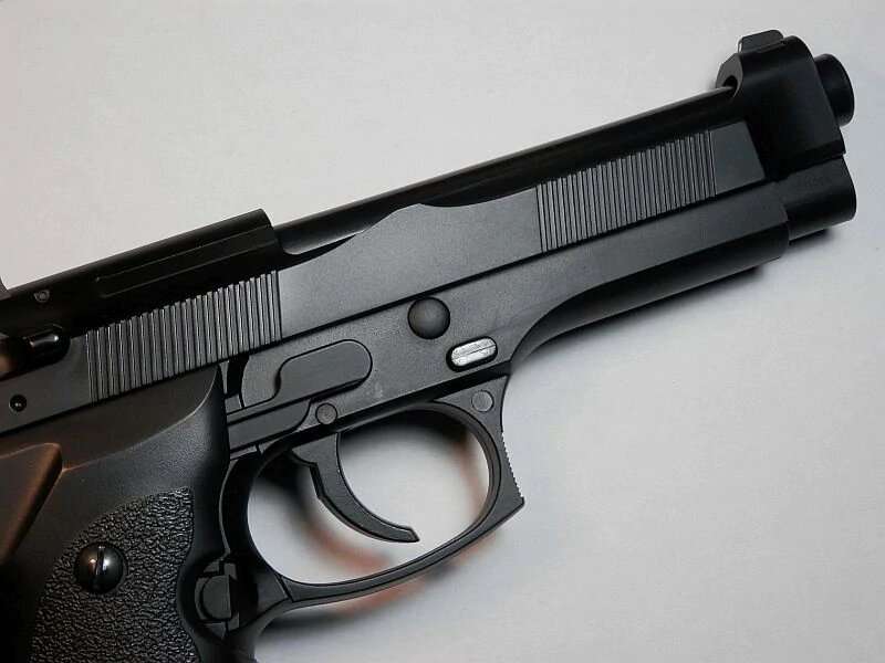 With tighter handgun laws, U.S. would see fewer suicides by young people