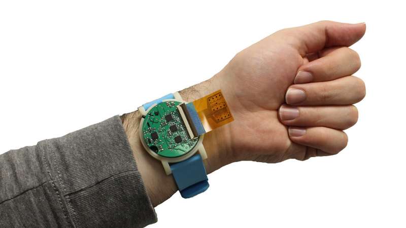 ‘Wristwatch’ monitors body chemistry to boost athletic performance, prevent injury