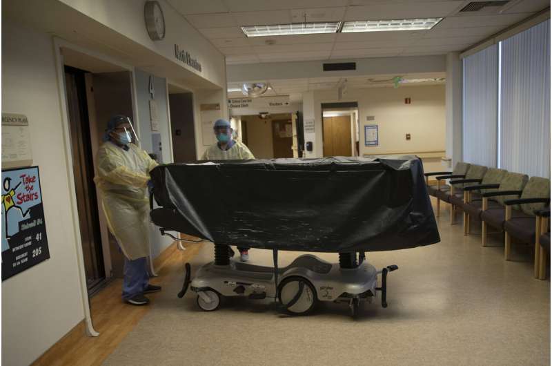 California virus deaths top 30,000 after deadliest weekend