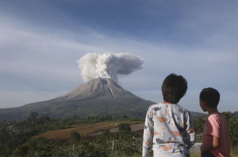 Indonesia’s Sinabung volcano unleashes new burst of hot ash
