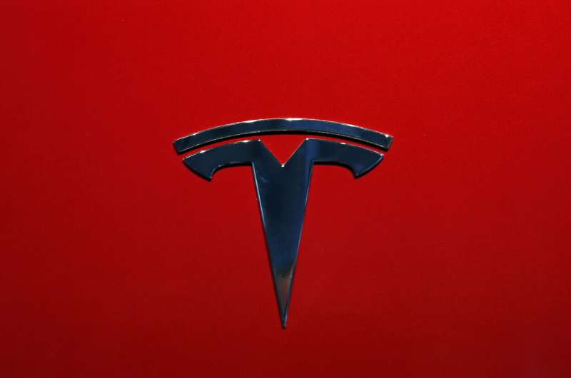 Tesla to fix touch screens, ending spat with US regulators
