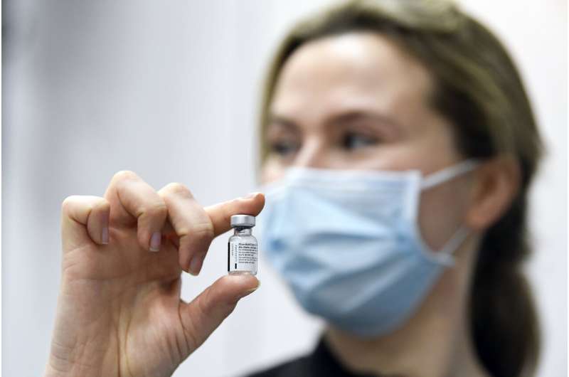 Dutch begin COVID-19 vaccinations; last EU nation to do so