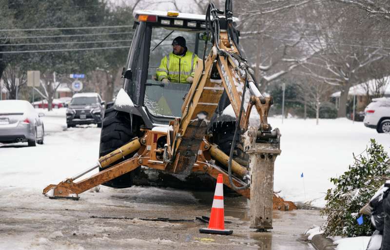 Frigid temperatures, power outages lead to water problems