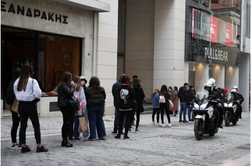 Greece to reopen high schools but stay in lockdown
