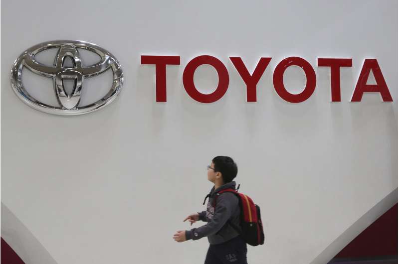 Japan's Toyota, Isuzu, Hino join in truck technology tie up