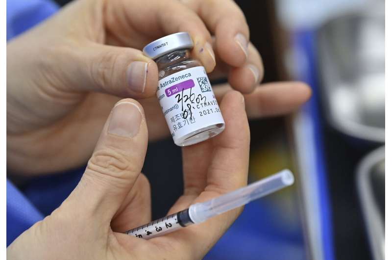 South Korea starts vaccinating, but people over 65 must wait