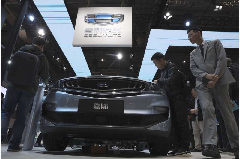 China's Geely, Baidu announce electric car ventures