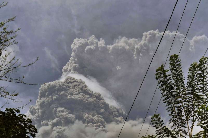 Explosive eruption rocks volcano on Caribbean's St. Vincent