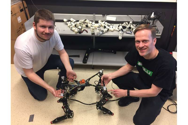 Quadruped robot automatically adapts morphology to variable conditions in unstructured outdoor environments