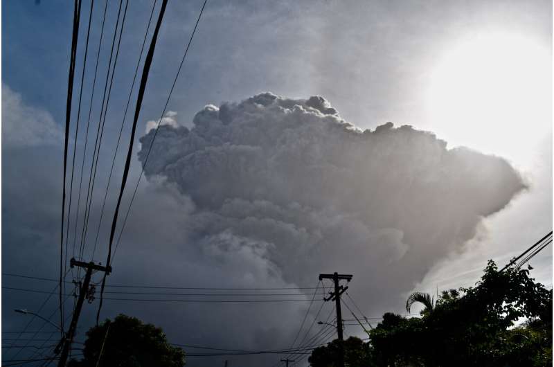 'Huge' explosion rocks St. Vincent as volcano keeps erupting