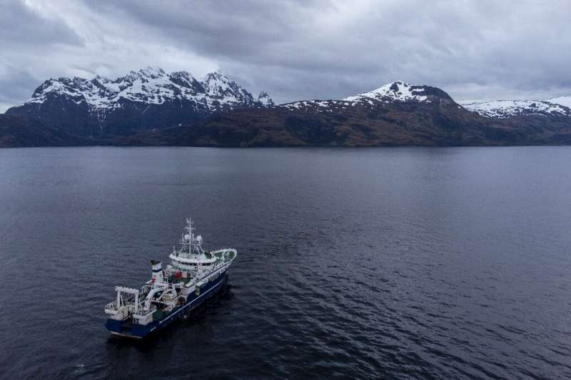 A recent expedition on board the oceanographic research vessel Cabo de Hornos in the far south of Chile sought to investigate ha