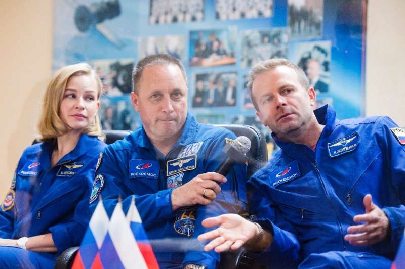 Actrice Yulia Peresild en filmregisseur Klim Shipenko reisden met veteraan kosmonaut Anton Shkaplerov naar het internationale ruimtestation om de film op te nemen.