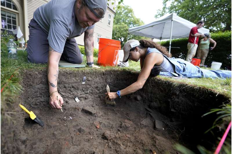 Archaeologists dig hilltop over Plymouth Rock one last time