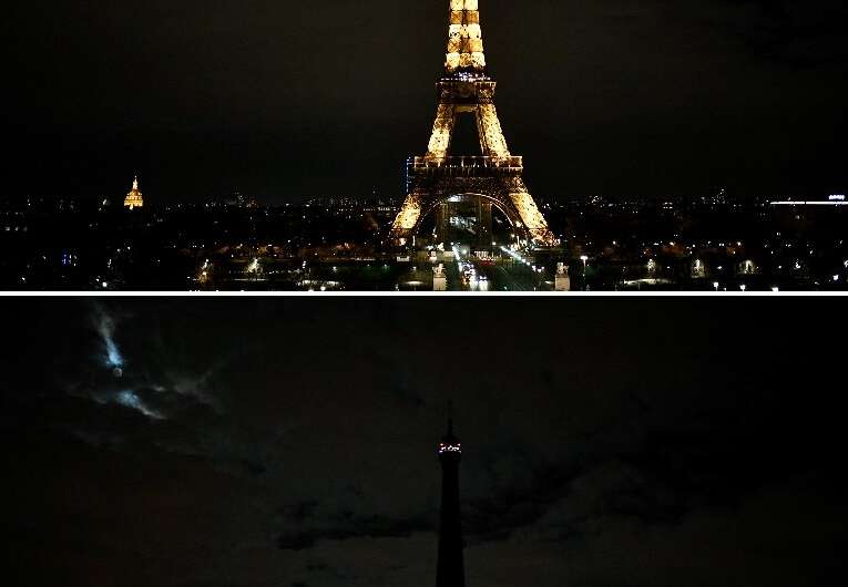 Before and after the lights went out at the  Eiffel Tower in Paris