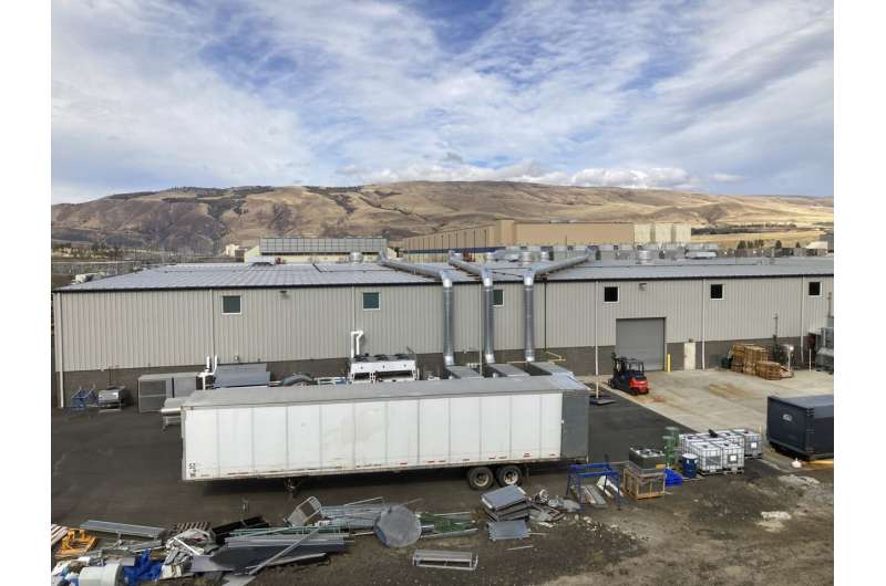 Big tech data centers spark worry over scarce Western water
