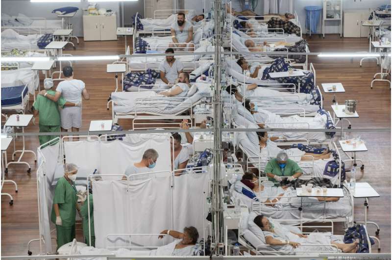 Brazil hospitals buckle in absence of national virus plan
