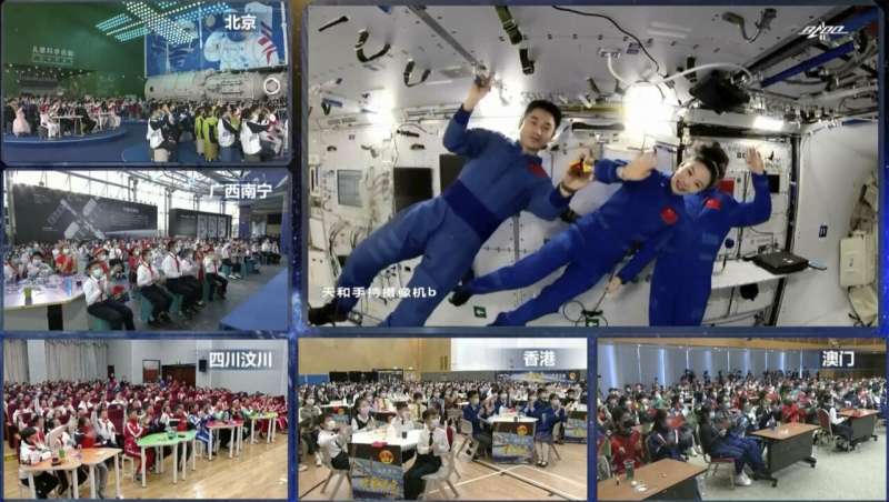 Chinese astronauts give science lesson from space station