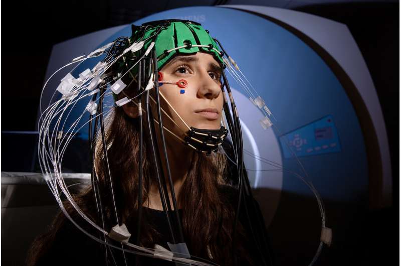 Combining three techniques boosts brain-imaging precision