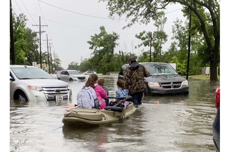Drenching rains flood homes, swamp cars in south Louisiana