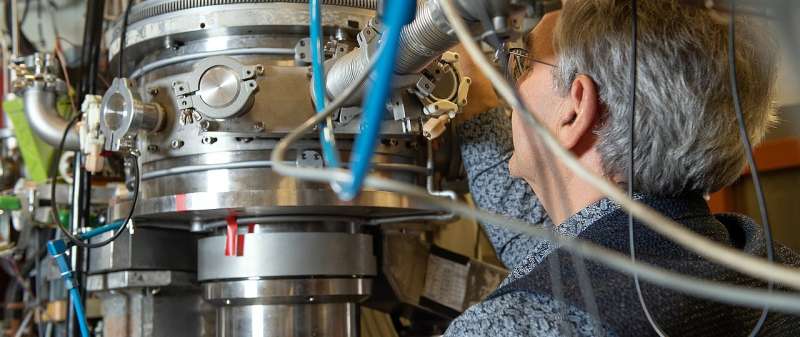 Experiment finds evidence for a long-sought particle comprising four neutrons