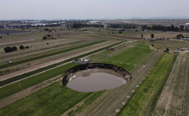 Experts: Erosion caused Mexico sinkhole, not water pumping
