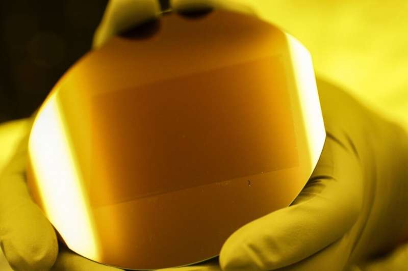 Fast, affordable solution proposed for transparent displaysand semiconductors