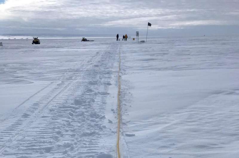 Fiber optic cable monitors microseismicity in Antarctica