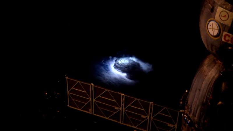 Genesis of blue lightning into the stratosphere detected from ISS