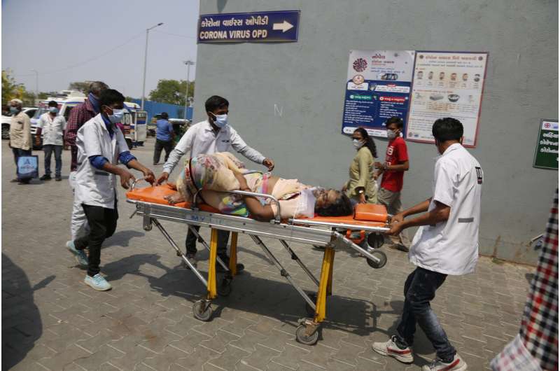 'Horrible' weeks ahead as India's virus catastrophe worsens