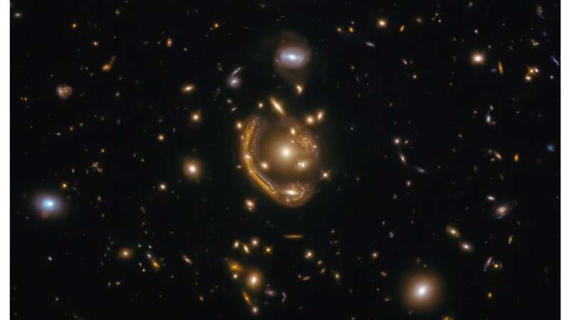 Hubble Snapshot of 'Molten Ring' Galaxy Prompts New Research
