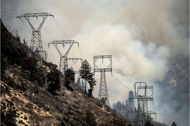 Huge Oregon blaze grows as wildfires burn across western US