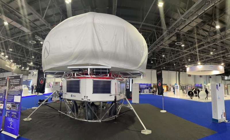 Image: Lunar lander in Dubai
