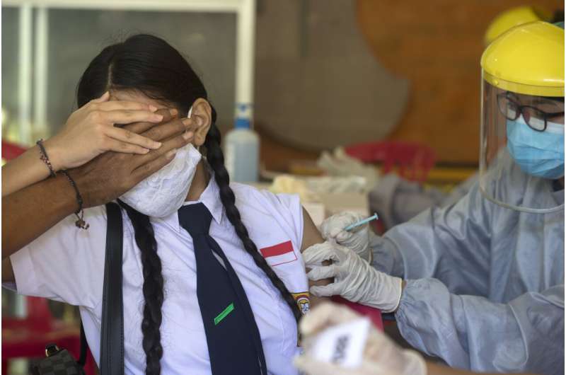 Indonesia seeks more oxygen for COVID-19 sick amid shortage