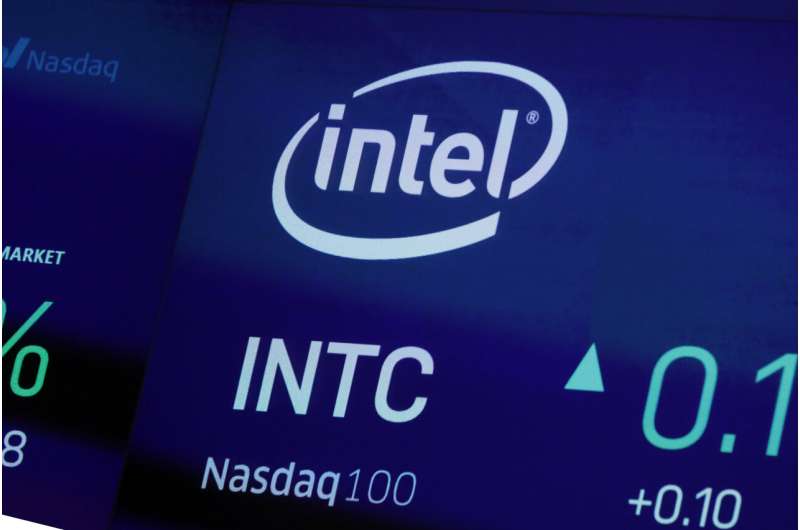 Intel replaces its chief executive after 2 years