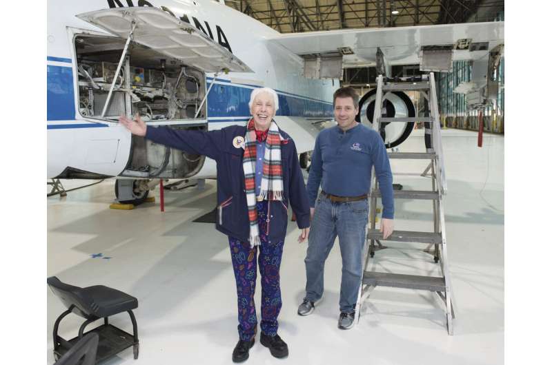 Jeff Bezos picks female aerospace pioneer to launch with him