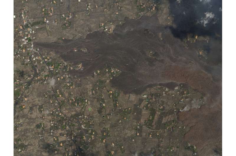 Lava from Spanish island volcano quickens pace toward sea