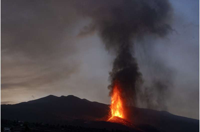 Lava spread raises fears of more damage on Spanish island