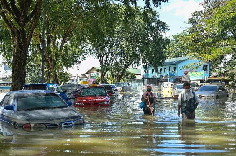 Malaysia's worst floods in years have caused widespread damage, including the densely populated Selangor state