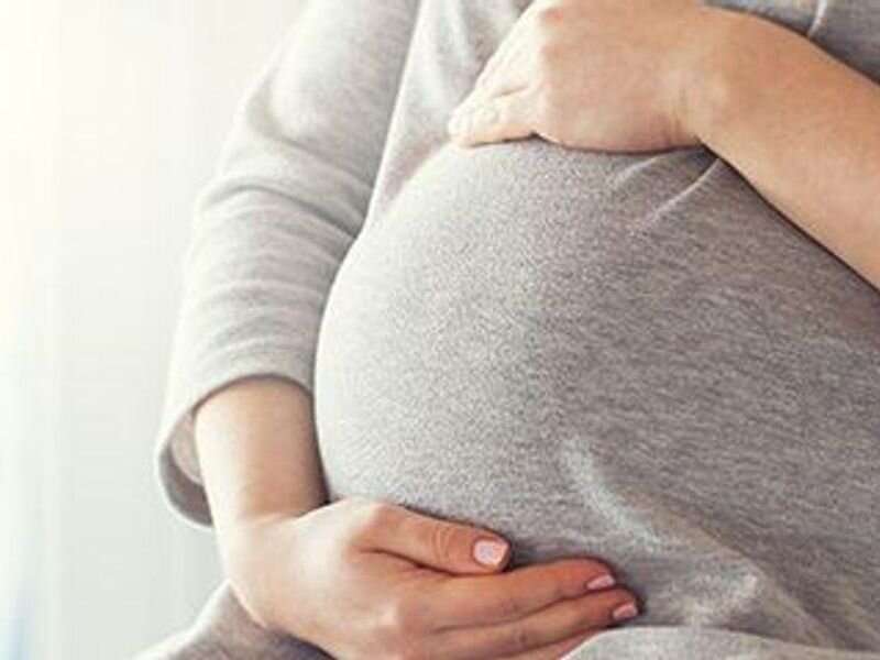 Mom's weight-loss surgery lowers many pregnancy complications, raises others