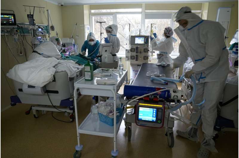 Moscow tightens restrictions as infections, deaths soar