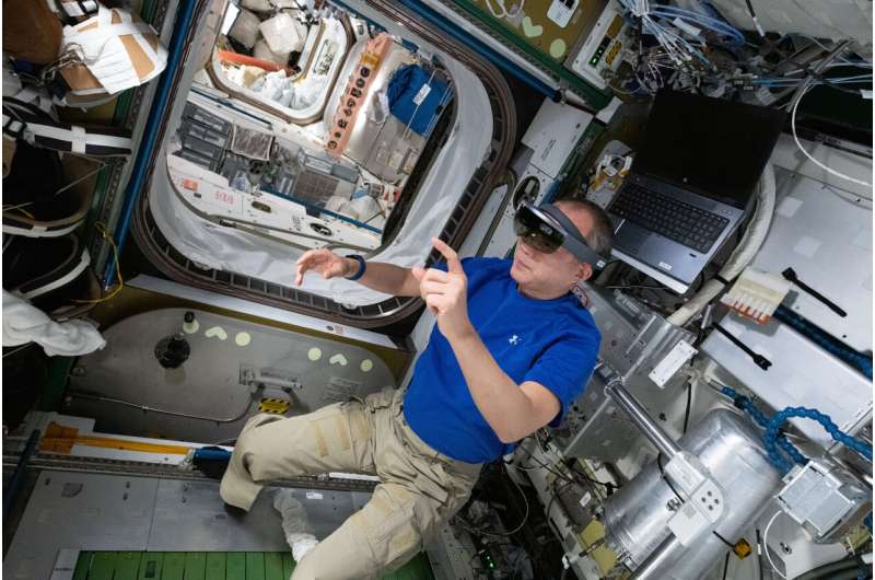 New augmented reality applications assist astronaut repairs to space station