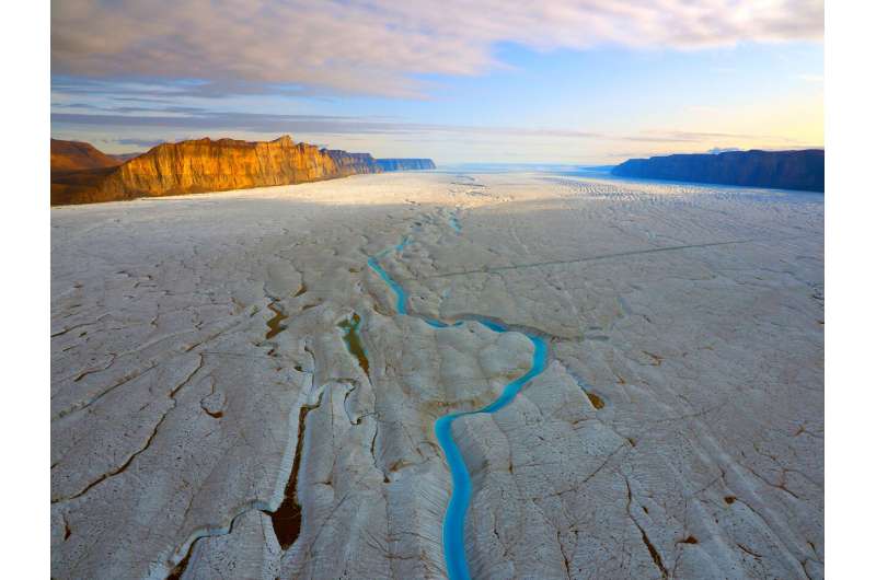 New study: Thick sea-ice warms Greenland fjords