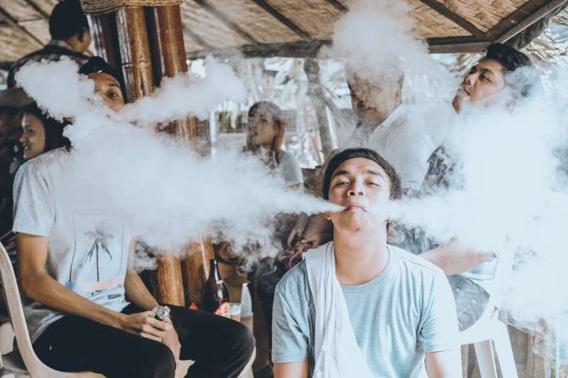 Passive vaping: an impending threat to bystanders